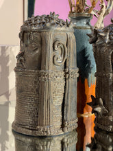 Load image into Gallery viewer, Woman l