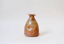Load image into Gallery viewer, Tokkuri bottle shino glazed,
