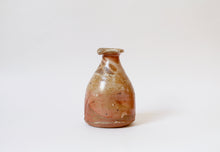 Load image into Gallery viewer, Tokkuri bottle shino glazed,