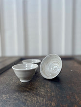 Load image into Gallery viewer, Porcelain Swirl Bowl