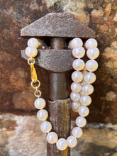 Load image into Gallery viewer, Classic Strand of 10mm Round Cream Coloured Pearls