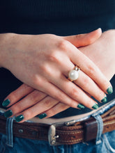 Load image into Gallery viewer, White Mabe Pearl Ring