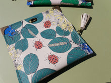 Load image into Gallery viewer, Garden Clutch