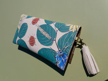Load image into Gallery viewer, Garden Clutch