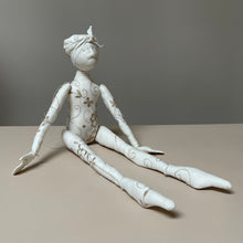 Load image into Gallery viewer, Tan Cotton Embroidered Figure