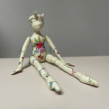 Load image into Gallery viewer, Floral Embroidered Figure
