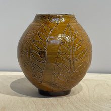 Load image into Gallery viewer, Honey glaze round vase