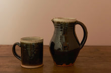 Load image into Gallery viewer, Medium Jug