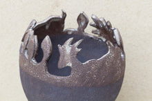 Load image into Gallery viewer, Leaves, Goats and Sun Pot