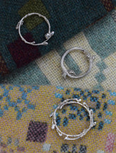 Load image into Gallery viewer, Small Delicate Silver Twig Wreath Brooch