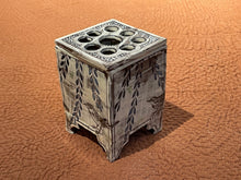 Load image into Gallery viewer, Lidded Decorative Flower Box