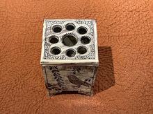 Load image into Gallery viewer, Lidded Decorative Flower Box