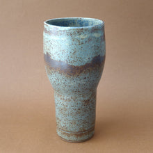 Load image into Gallery viewer, Beaker Vase