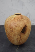 Load image into Gallery viewer, Burr ash hollow form