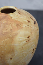 Load image into Gallery viewer, Burr ash hollow form