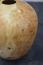 Load image into Gallery viewer, Burr ash hollow form