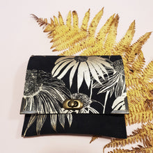 Load image into Gallery viewer, Echinacea Purse : Green