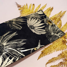 Load image into Gallery viewer, Echinacea Purse : Green