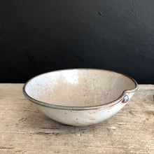 Load image into Gallery viewer, Olive bowls : pair