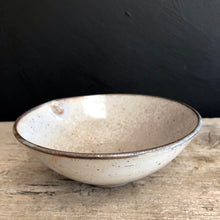 Load image into Gallery viewer, Olive bowls : pair