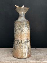 Load image into Gallery viewer, Large jar with bird stopper