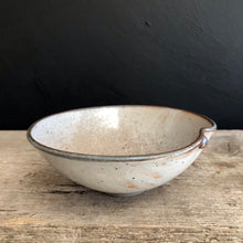 Load image into Gallery viewer, Olive bowls : pair