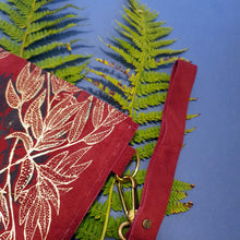 Load image into Gallery viewer, Silo Clutch : Wine