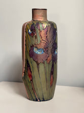 Load image into Gallery viewer, Iris Latifolia
