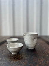 Load image into Gallery viewer, Porcelain and local granite pourer
