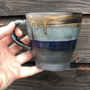 Stoneware mug with crystal and bronze glazes