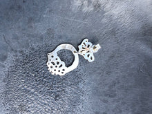 Load image into Gallery viewer, Sterling Silver Filigree Dangly Earrings
