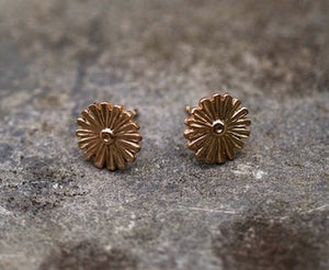 Daisy Ear Studs in 9ct Yellow Eco Gold