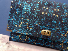 Load image into Gallery viewer, Effervescent Large Clutch : Black and Blue

