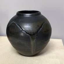 Load image into Gallery viewer, Spherical Vase
