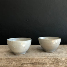 Load image into Gallery viewer, Petite bowls : pair
